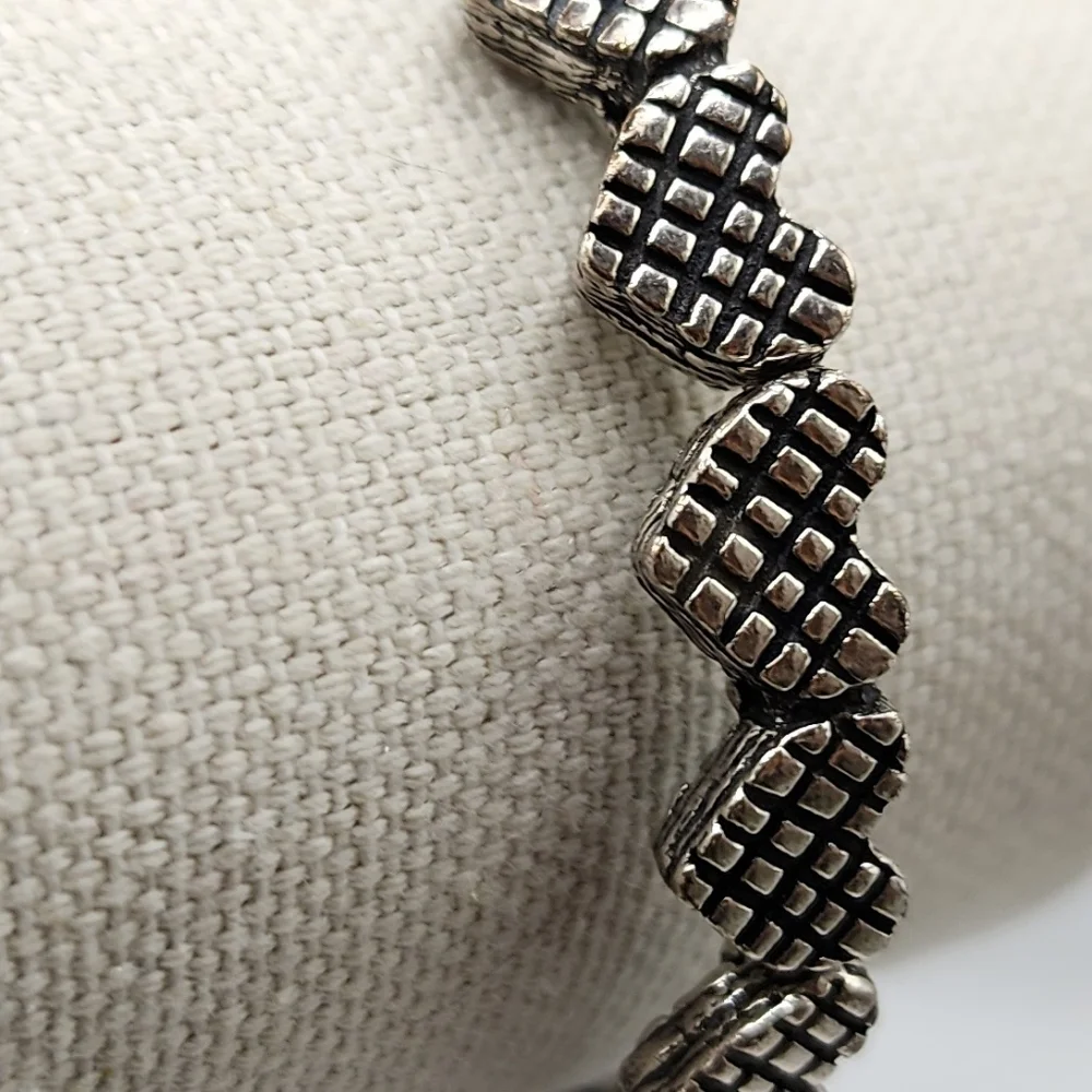 Alex & Ani Silver Vintage Sixty-Six Heart Bracelet - Picture 3 of 9